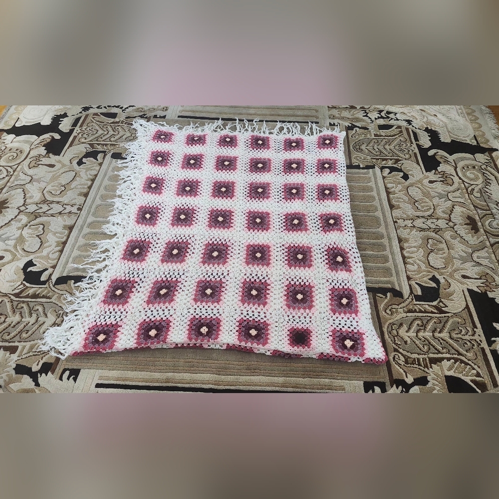 Elegant Crochet Blanket in Pink and White